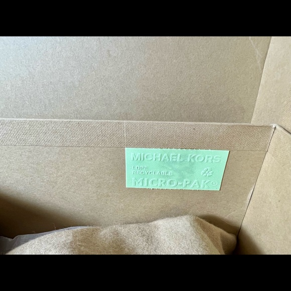 Michael Kors “Rae” black leather slide on shoes, size 9 - Picture 8 of 10